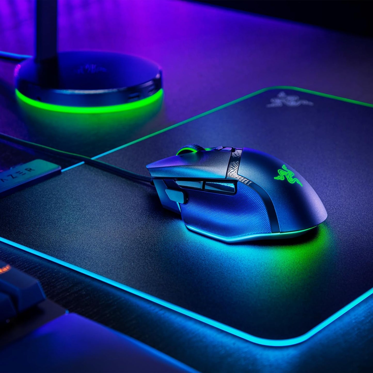 Razer Basilisk V3 35K - Fully Customizable Ergonomic Wired Gaming Mouse - Focus Pro 35K Optical Sensor (Hyperscroll Tilt Wheel, 11-Zone Chroma Lighting, Optical Mouse Switches Gen-3) Black