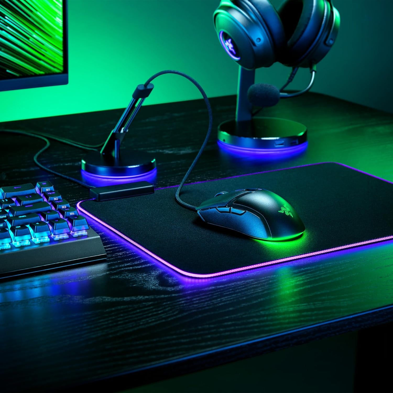 Razer Cobra - Lightweight Wired Gaming Mouse Chroma RGB (57G Lightweight Design, Optical Mouse Switches Gen-3, Chroma Lighting with Gradient Underglow, Precise Sensor Adjustments) Black